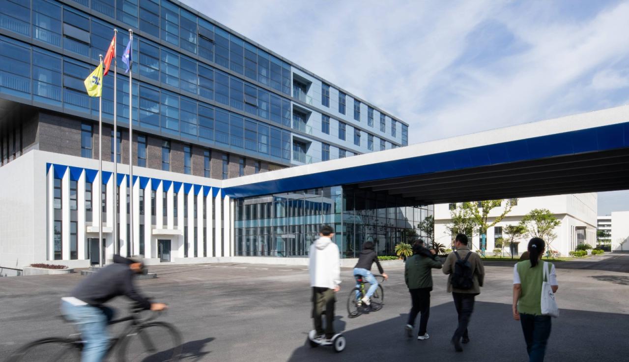 BIM建筑|美术馆语境下的温情工厂/ 田字格建筑事务所