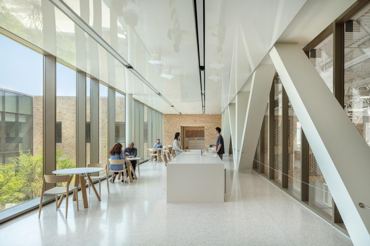 BIM建筑|芝加哥公园区总部和体育馆 / John Ronan Architects