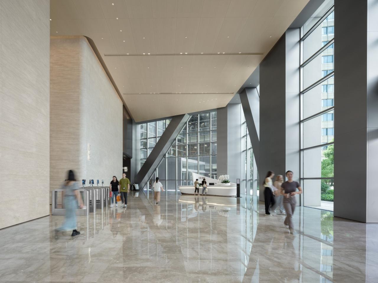 BIM建筑|在上海市中心营造“垂直城市绿洲”：LuOne凯德晶萃广场 / 萨夫迪建筑事务所