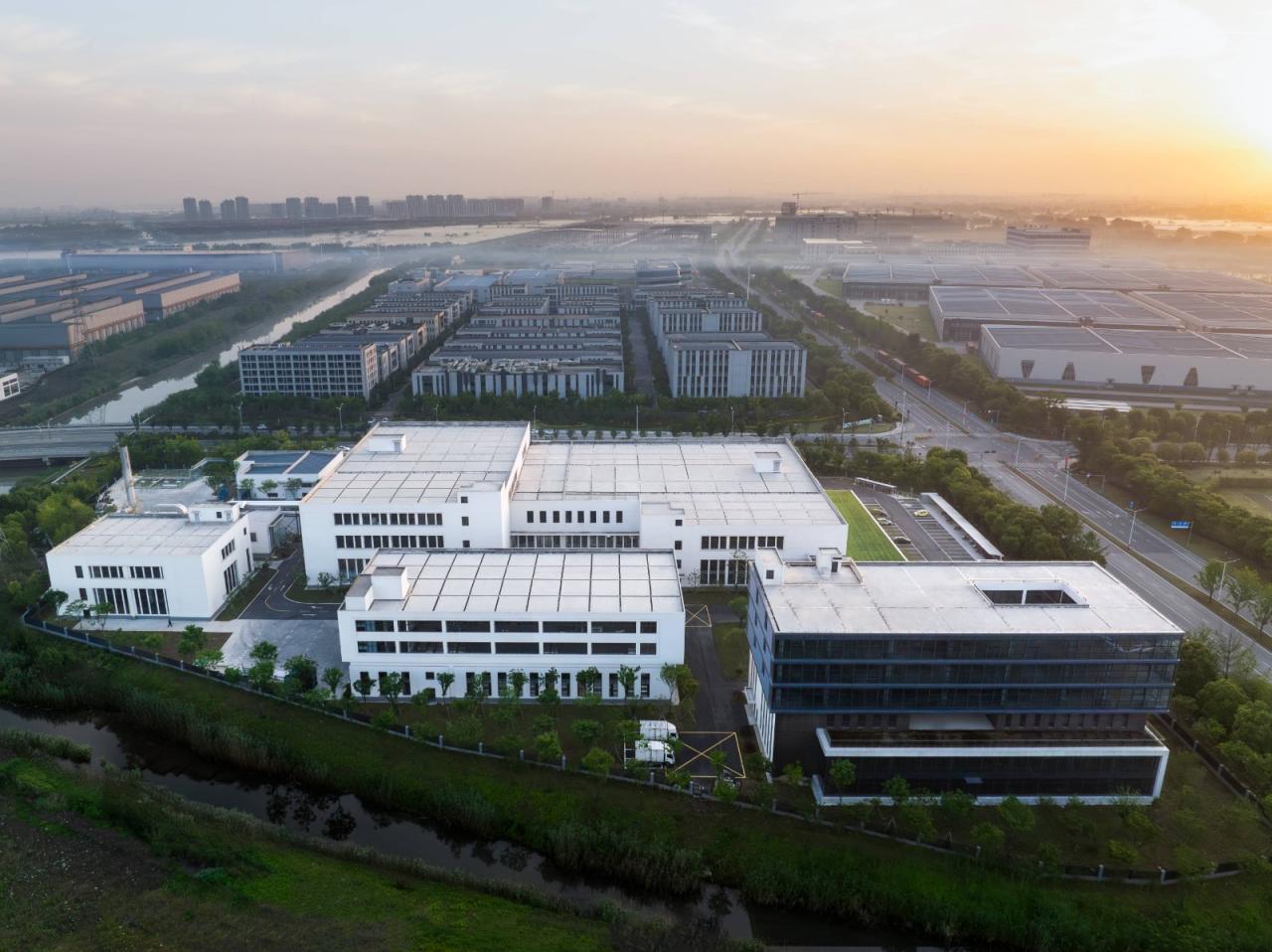 BIM建筑|美术馆语境下的温情工厂/ 田字格建筑事务所