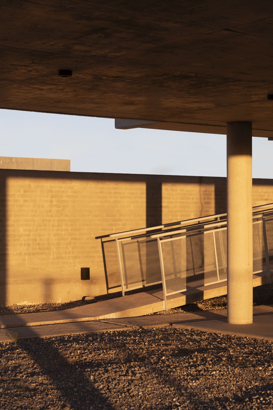 BIM建筑|柱间住宅 / Esteras Perrote