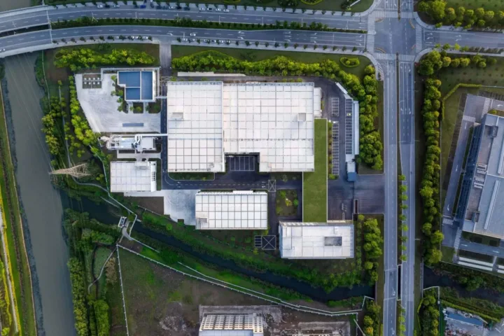 BIM建筑|美术馆语境下的温情工厂/ 田字格建筑事务所