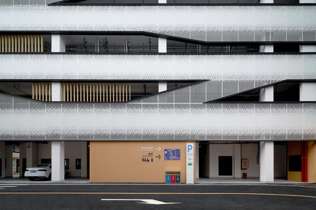 BIM建筑|洪梅镇中心区停车楼：小镇“边角地”的重生 / 森磊国际