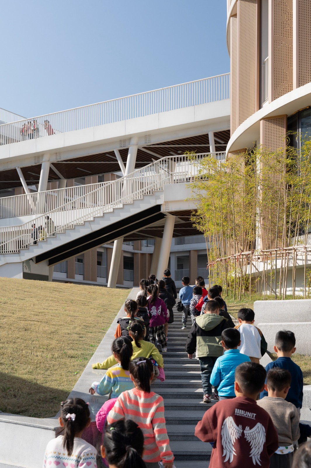 BIM建筑|成长阶梯，无界校园：杭州市上塘单元小学 / 浙江大学建筑设计研究院