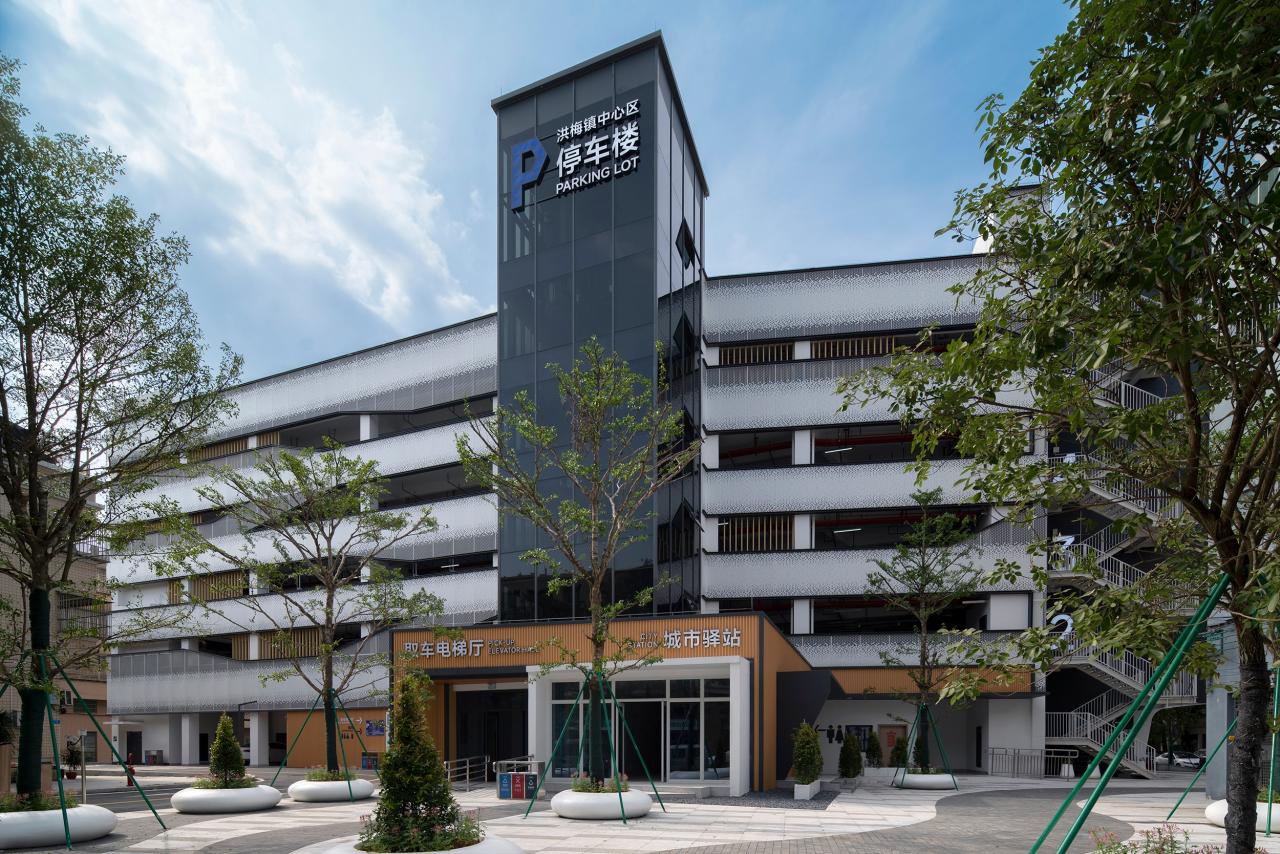 BIM建筑|洪梅镇中心区停车楼：小镇“边角地”的重生 / 森磊国际
