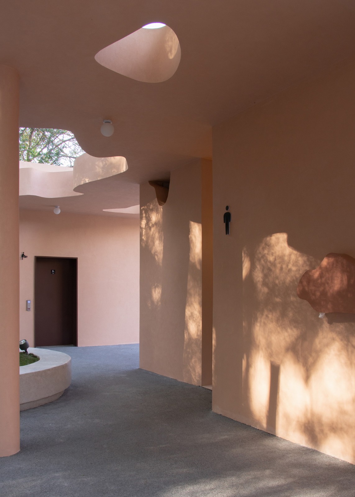 BIM建筑|绯影.驿站：石芽岭公园配套 / Studio 10