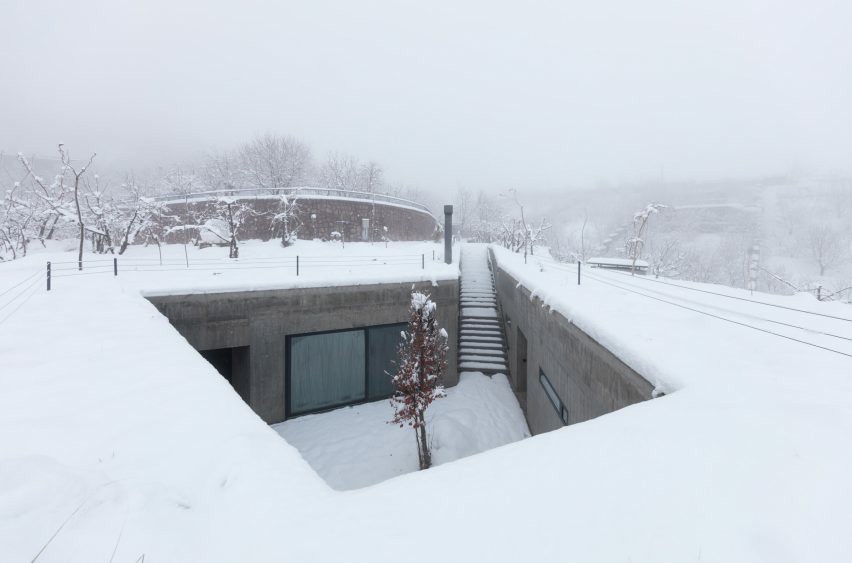 BIM建筑|奥尔古工作室设计地下度假屋