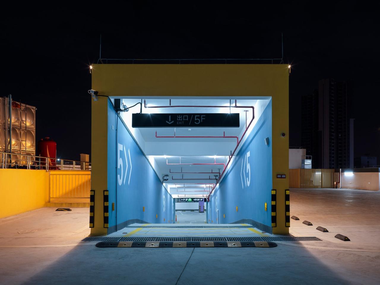 BIM建筑|洪梅镇中心区停车楼：小镇“边角地”的重生 / 森磊国际