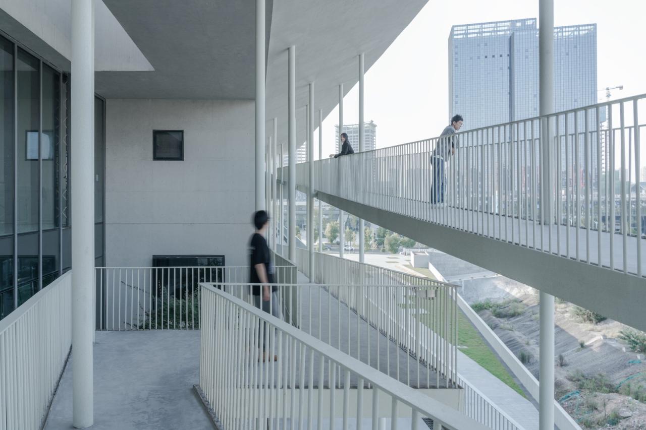 BIM建筑|湖南广电芒果马栏山广场 / 地方工作室