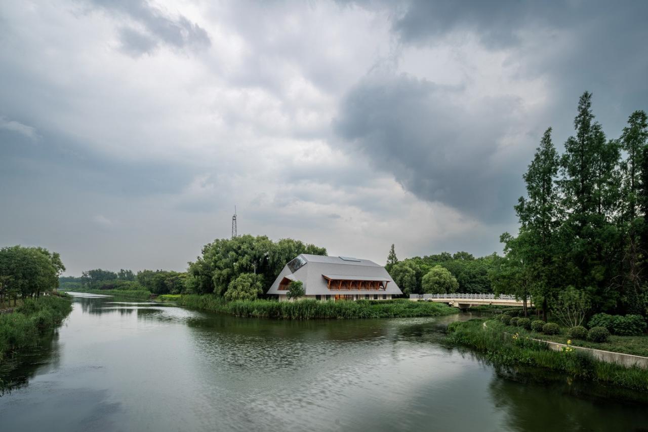 BIM建筑|上海长宁环城生态公园带市民服务驿站 / 致正建筑工作室 + 冶是建筑