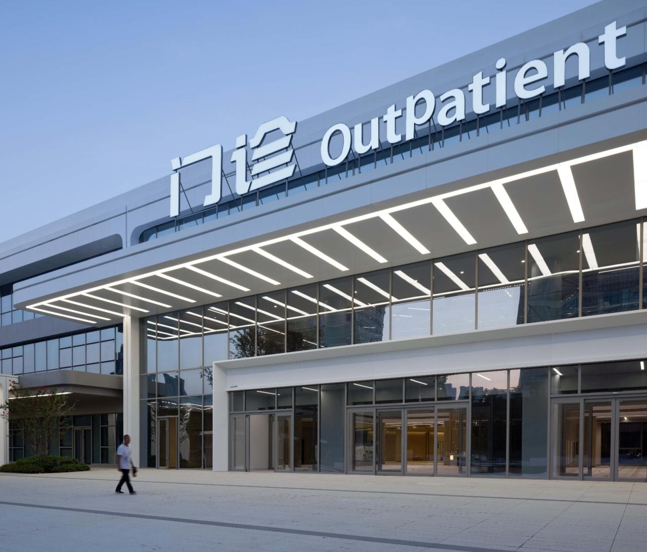 BIM建筑|去医院化：一座温暖的白色城堡-安康市高新医院 / UUA建筑师事务所