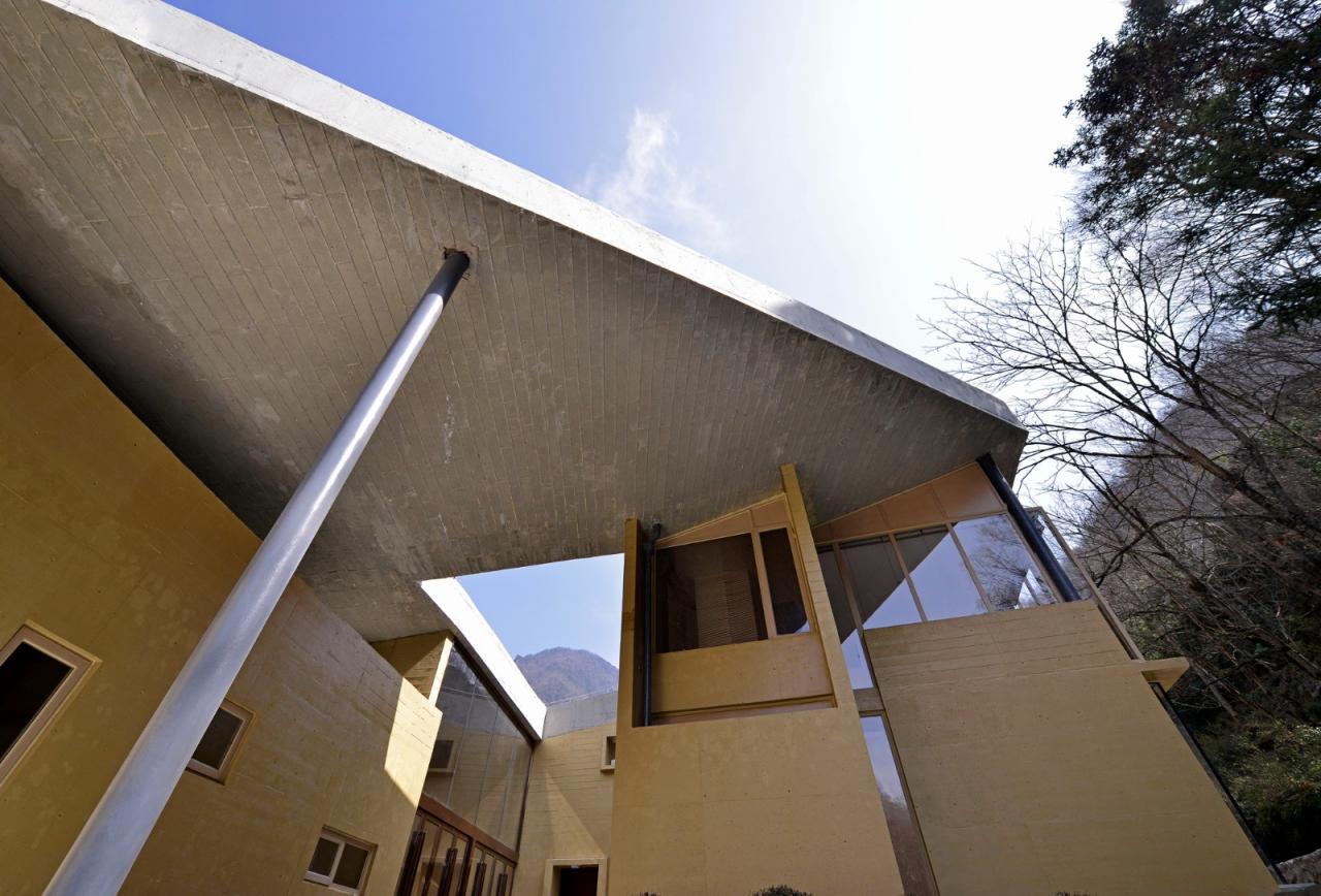 BIM建筑|唐家河自然教育中心 / 合造社建筑设计