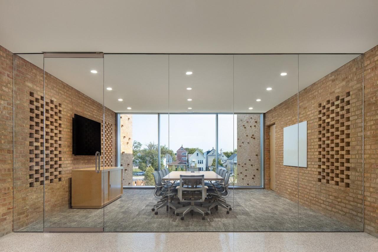 BIM建筑|芝加哥公园区总部和体育馆 / John Ronan Architects