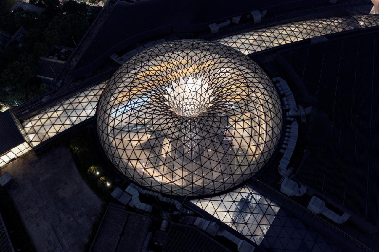 BIM建筑|在上海市中心营造“垂直城市绿洲”：LuOne凯德晶萃广场 / 萨夫迪建筑事务所