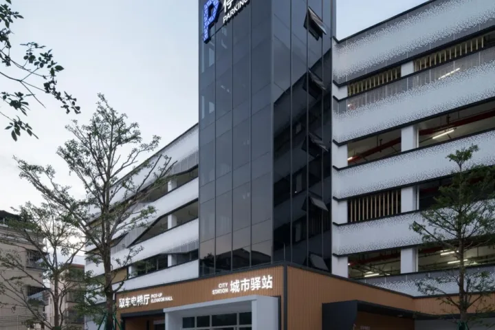 BIM建筑|洪梅镇中心区停车楼：小镇“边角地”的重生 / 森磊国际