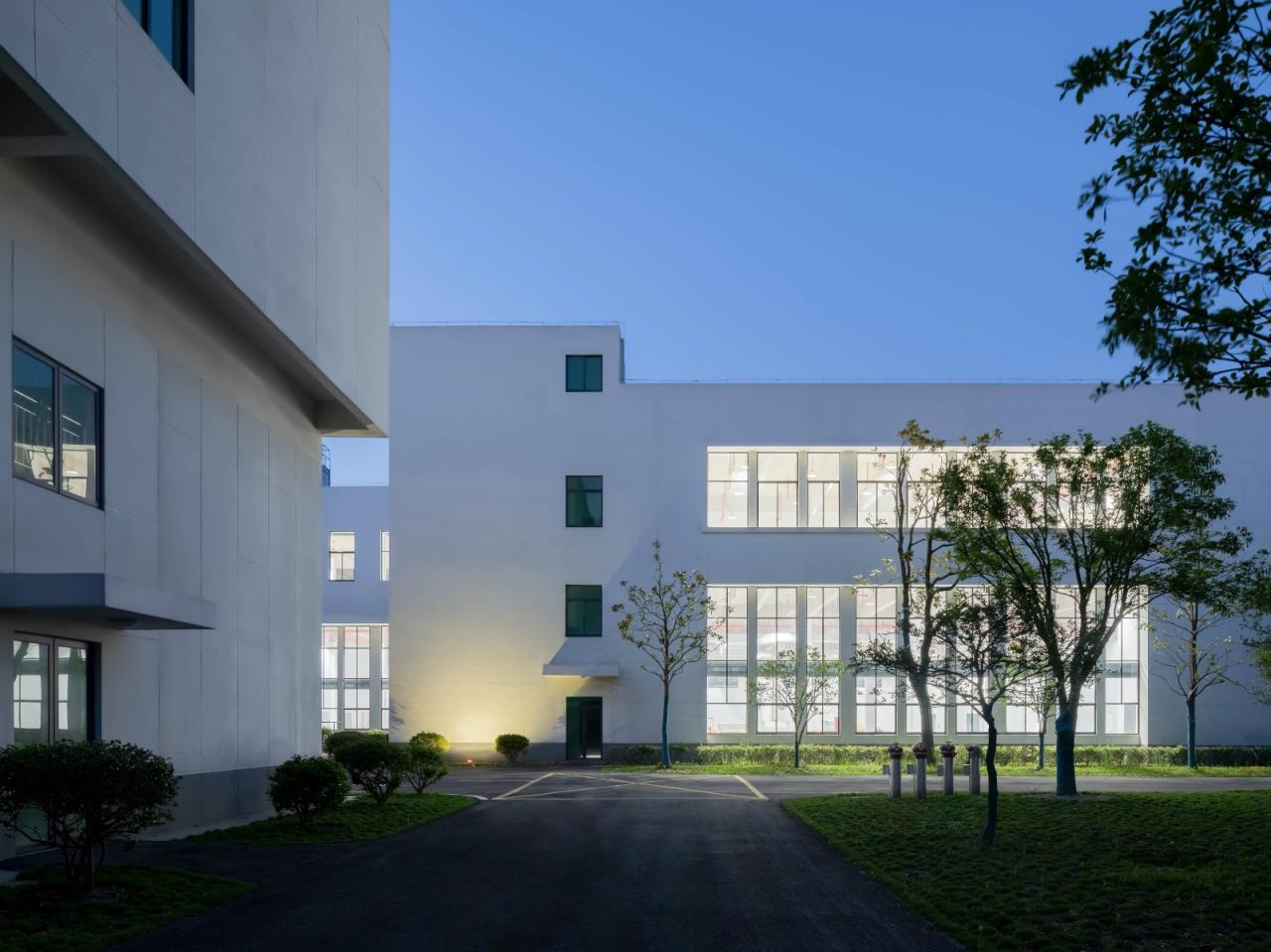 BIM建筑|美术馆语境下的温情工厂/ 田字格建筑事务所