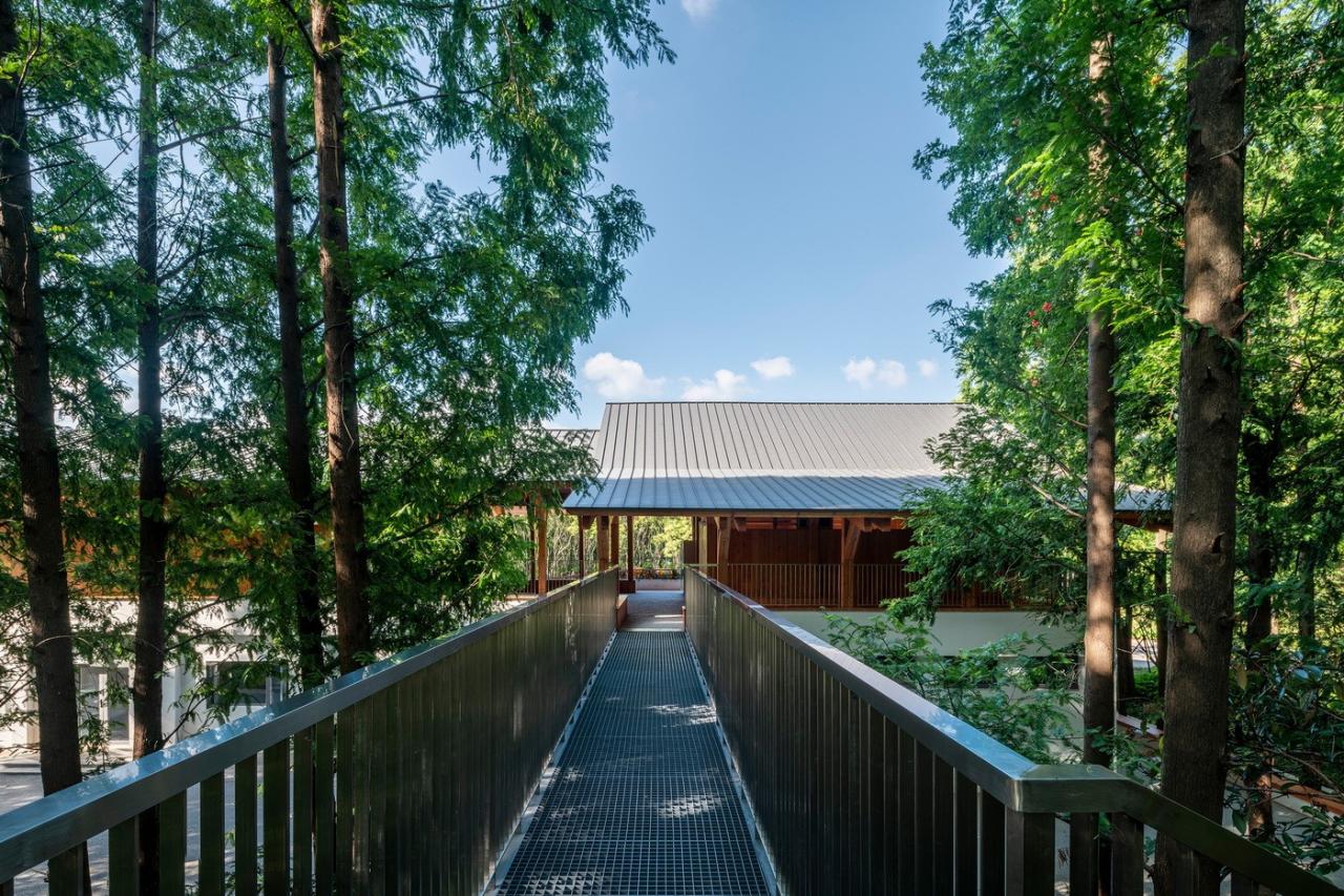 BIM建筑|上海长宁环城生态公园带市民服务驿站 / 致正建筑工作室 + 冶是建筑