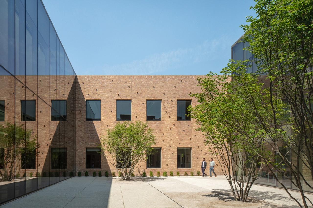 BIM建筑|芝加哥公园区总部和体育馆 / John Ronan Architects