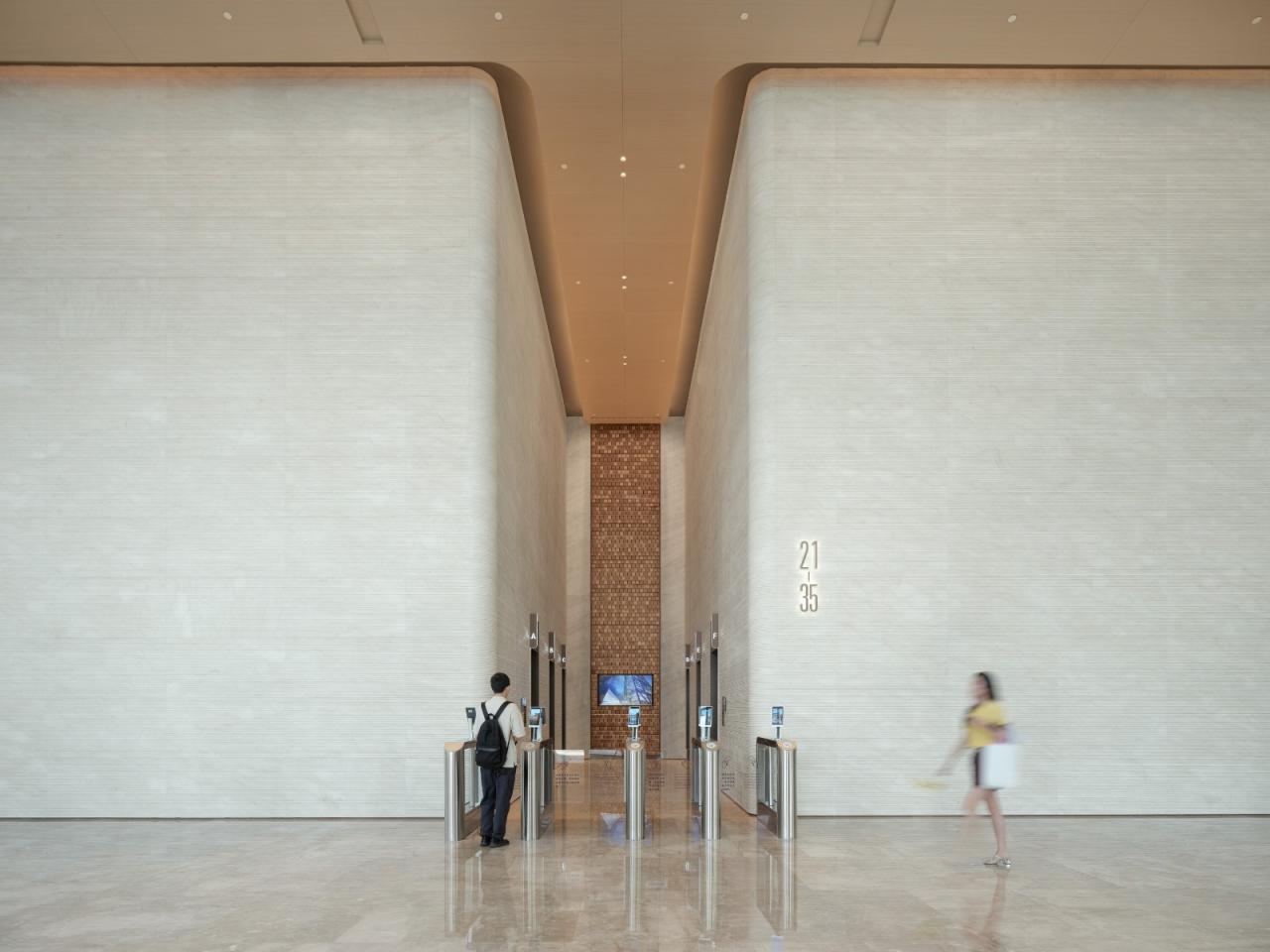 BIM建筑|在上海市中心营造“垂直城市绿洲”：LuOne凯德晶萃广场 / 萨夫迪建筑事务所