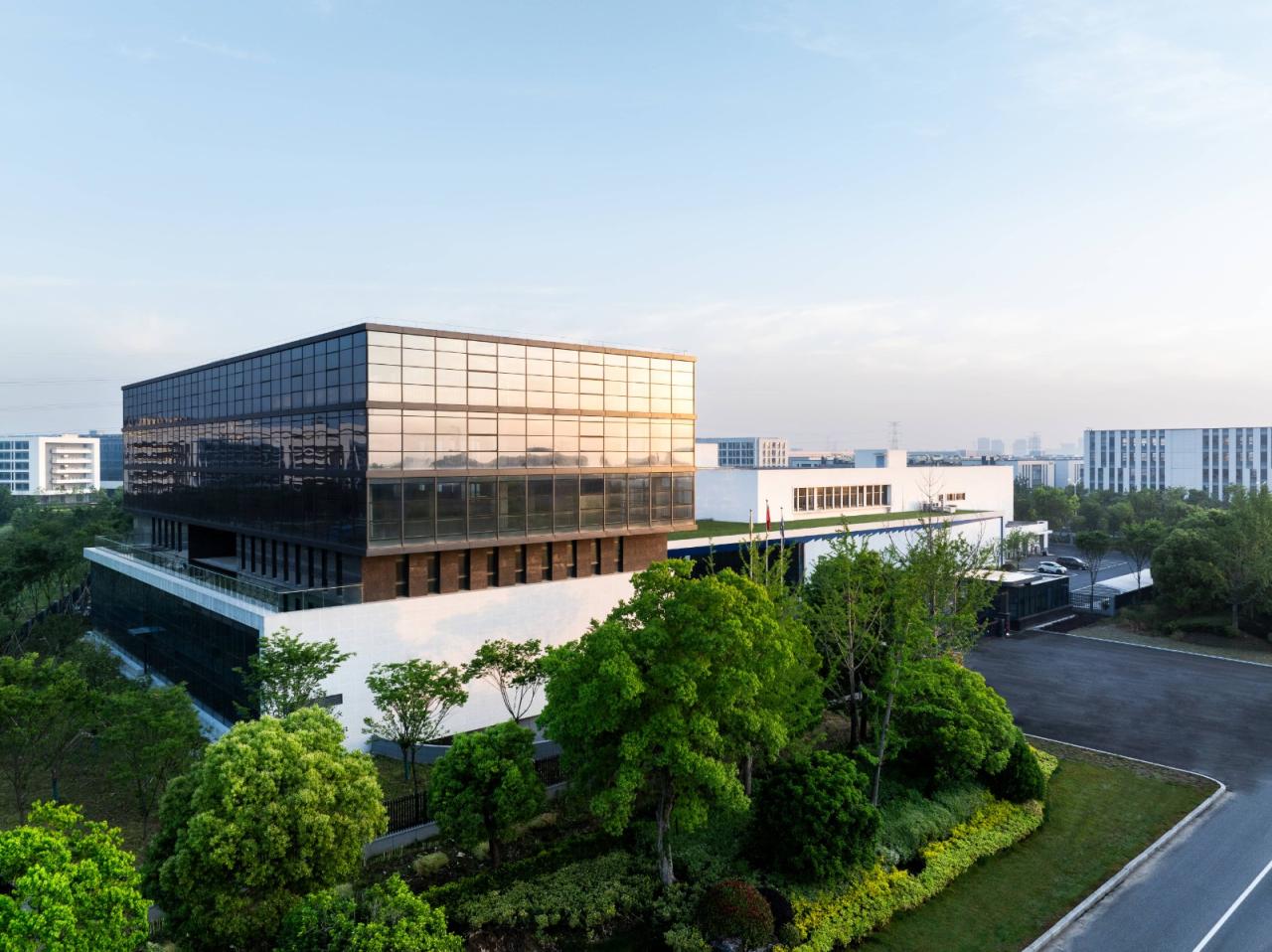 BIM建筑|美术馆语境下的温情工厂/ 田字格建筑事务所