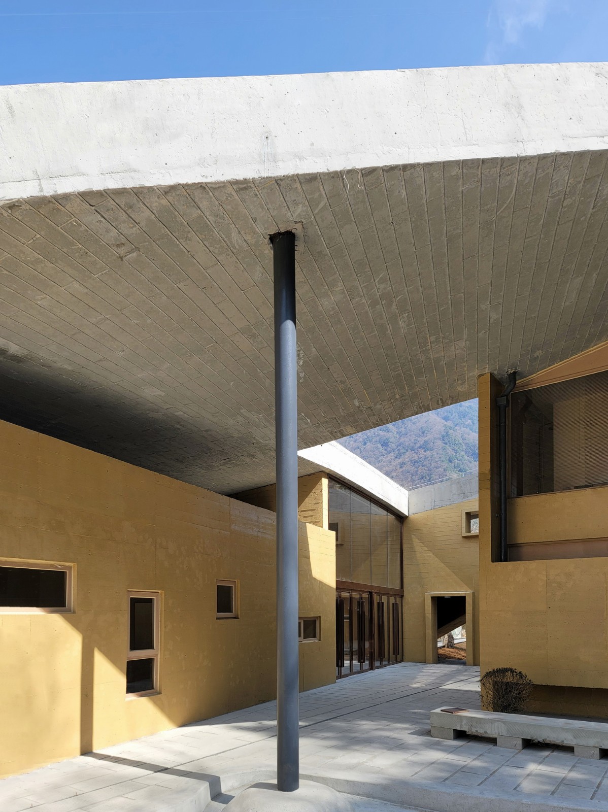 BIM建筑|唐家河自然教育中心 / 合造社建筑设计