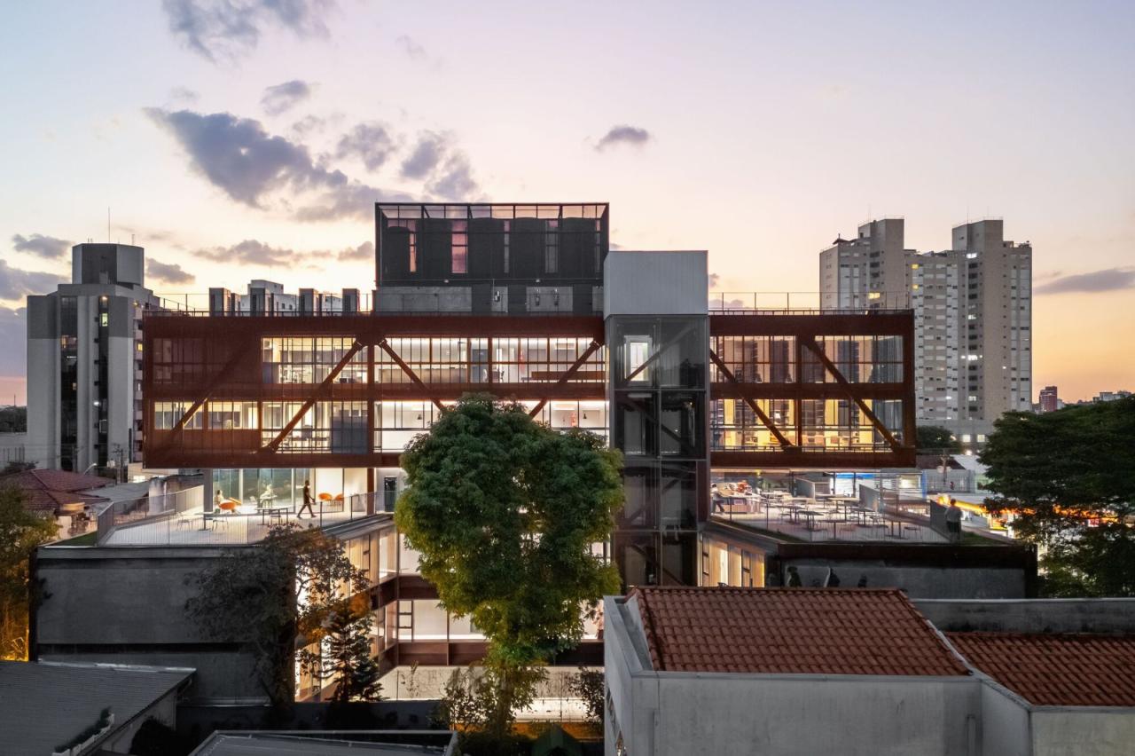 BIM建筑|鲁道夫斯坦纳大学 / Biselli Katchborian Arquitetos