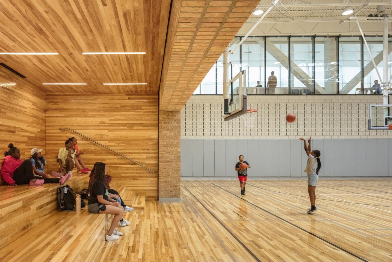 BIM建筑|芝加哥公园区总部和体育馆 / John Ronan Architects