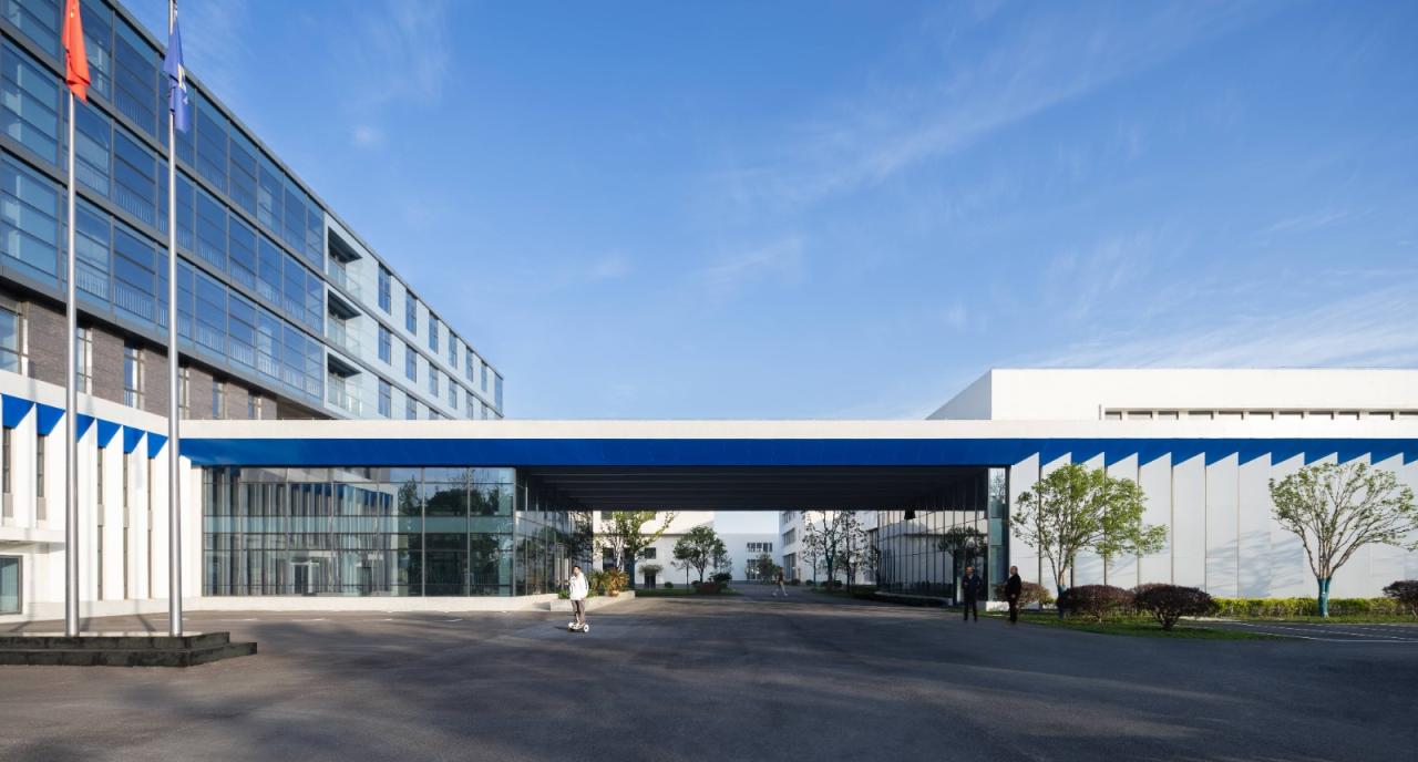 BIM建筑|美术馆语境下的温情工厂/ 田字格建筑事务所