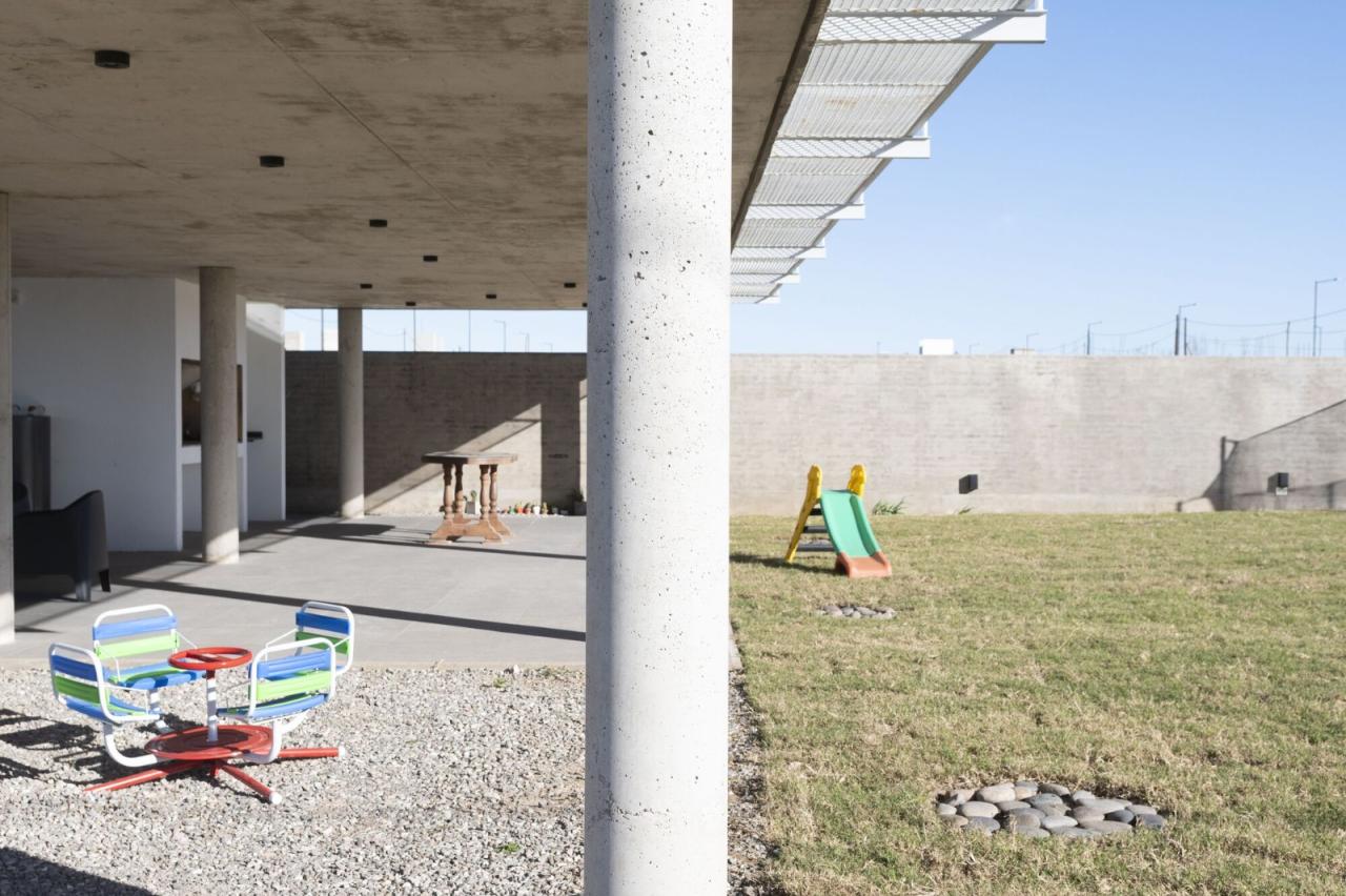 BIM建筑|柱间住宅 / Esteras Perrote