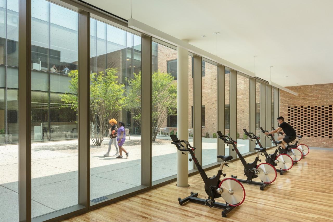 BIM建筑|芝加哥公园区总部和体育馆 / John Ronan Architects