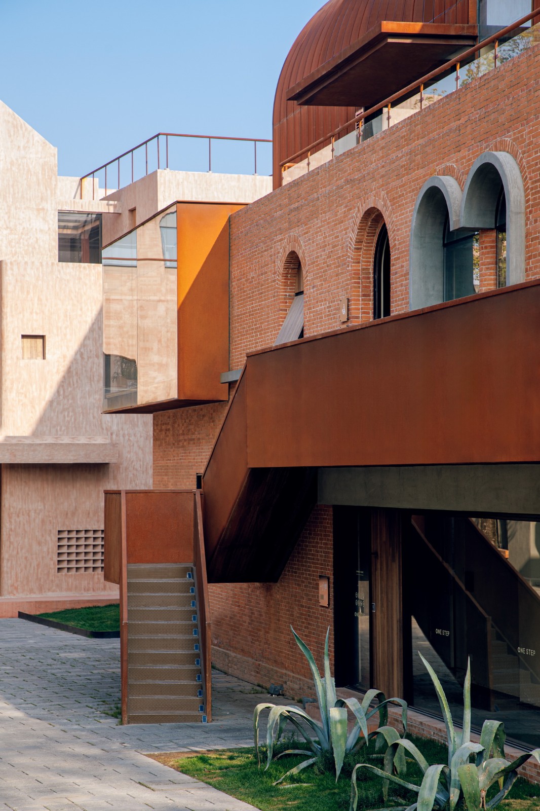 BIM建筑|53° ·EKA天物，上海 / 本哲建筑