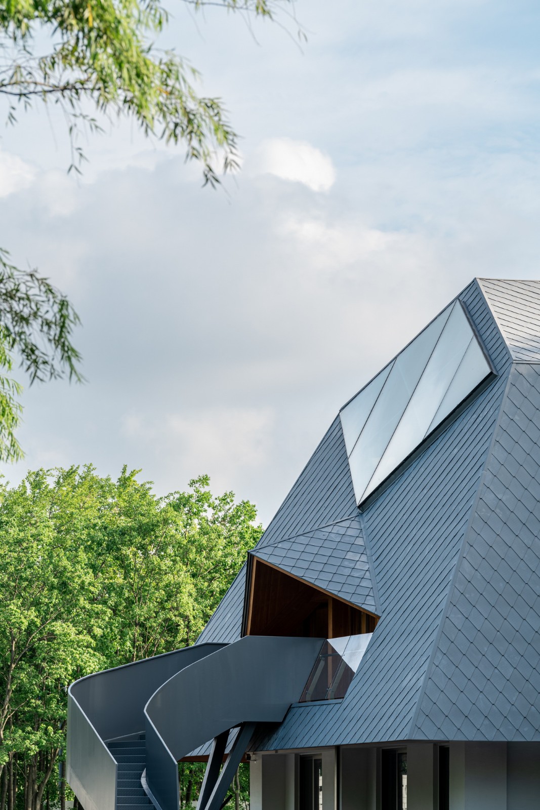 BIM建筑|上海长宁环城生态公园带市民服务驿站 / 致正建筑工作室 + 冶是建筑