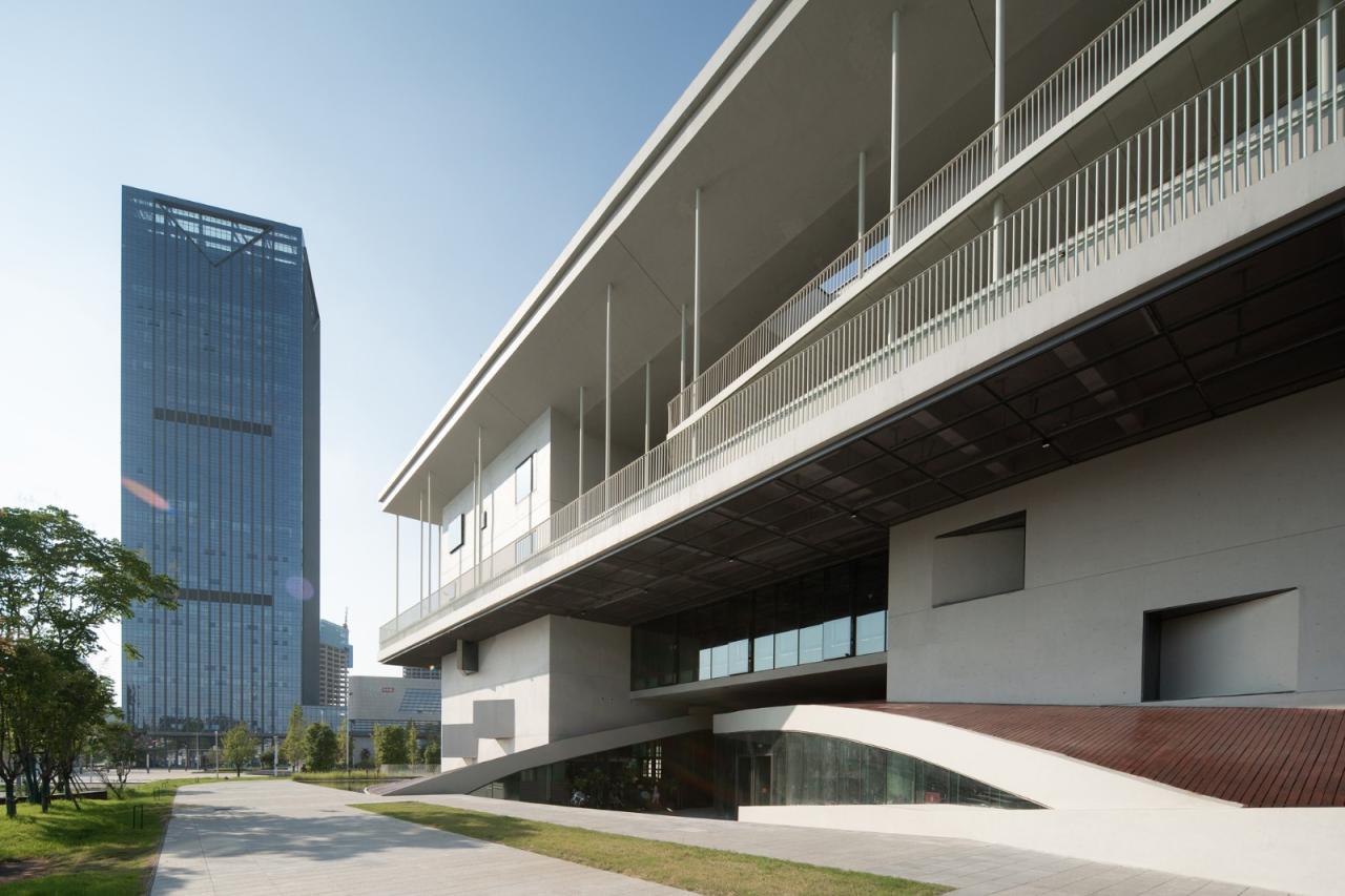 BIM建筑|湖南广电芒果马栏山广场 / 地方工作室