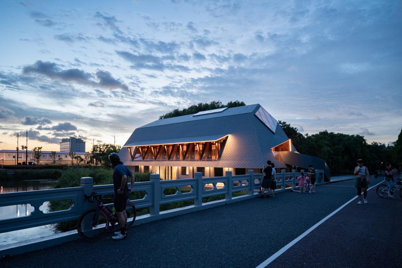 BIM建筑|上海长宁环城生态公园带市民服务驿站 / 致正建筑工作室 + 冶是建筑