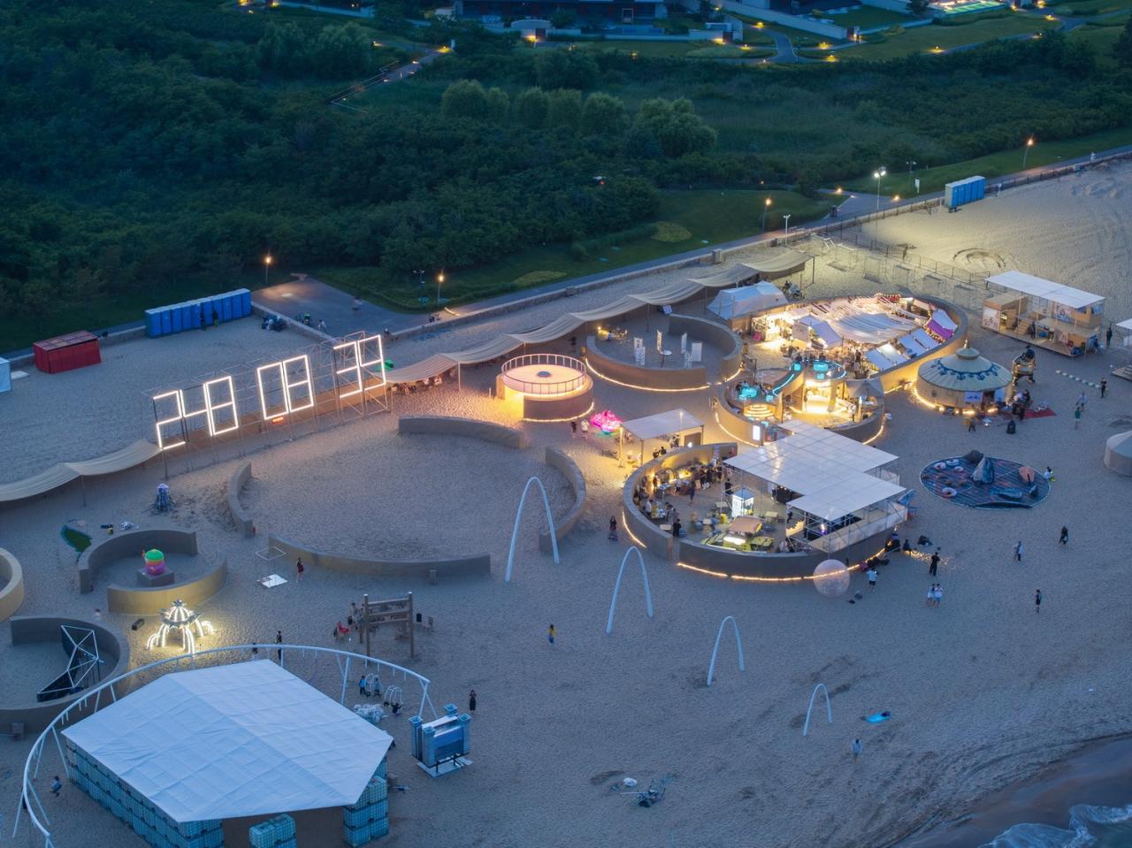 BIM建筑|候鸟沙城 ：“2024阿那亚戏剧节”新作 / 马岩松