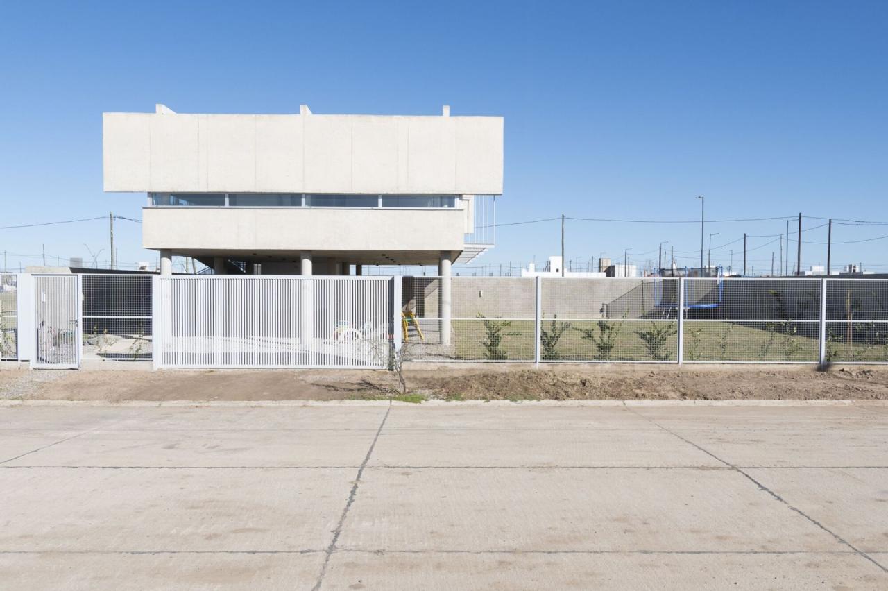 BIM建筑|柱间住宅 / Esteras Perrote