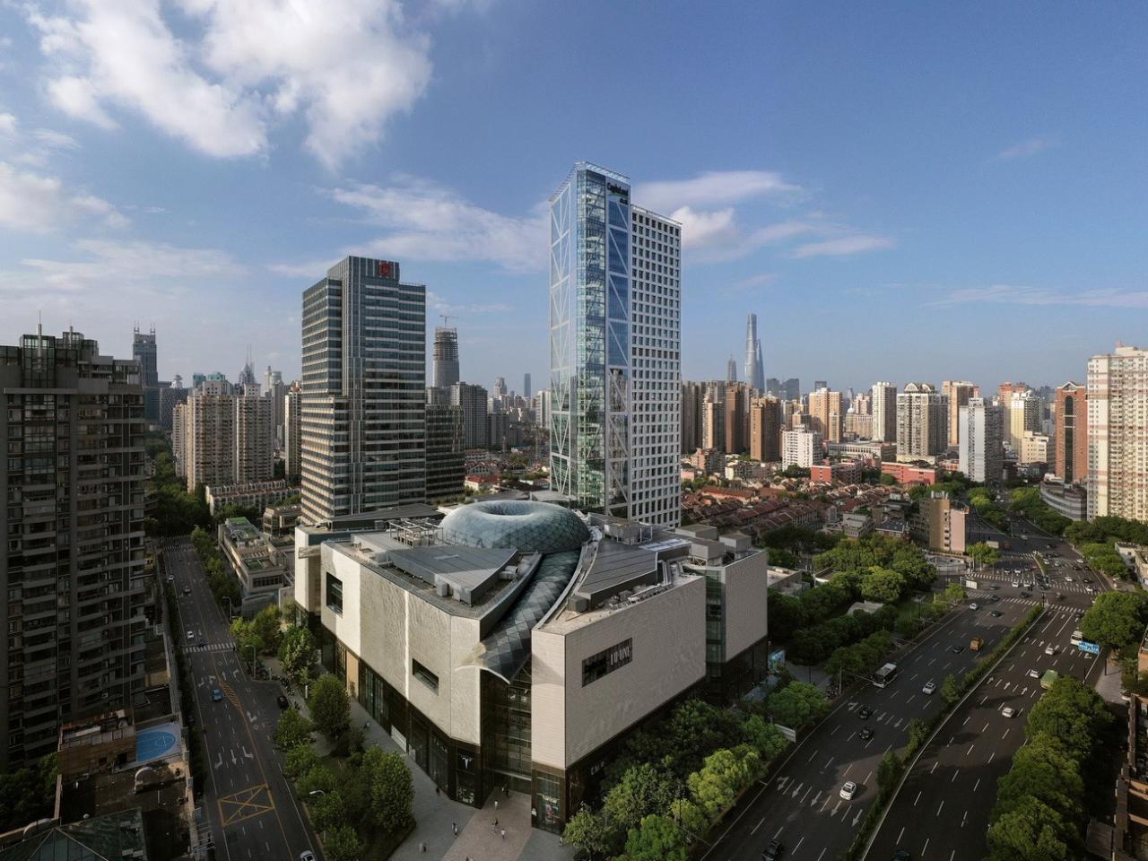 BIM建筑|在上海市中心营造“垂直城市绿洲”：LuOne凯德晶萃广场 / 萨夫迪建筑事务所