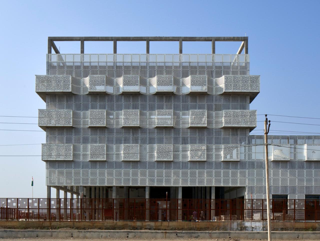 BIM建筑|第三空间文化学习中心 / Studio Saar