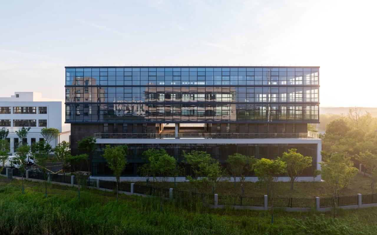 BIM建筑|美术馆语境下的温情工厂/ 田字格建筑事务所