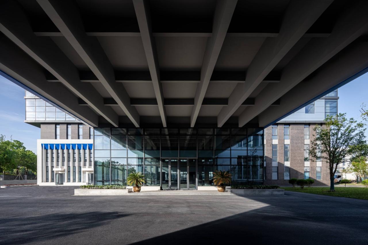 BIM建筑|美术馆语境下的温情工厂/ 田字格建筑事务所