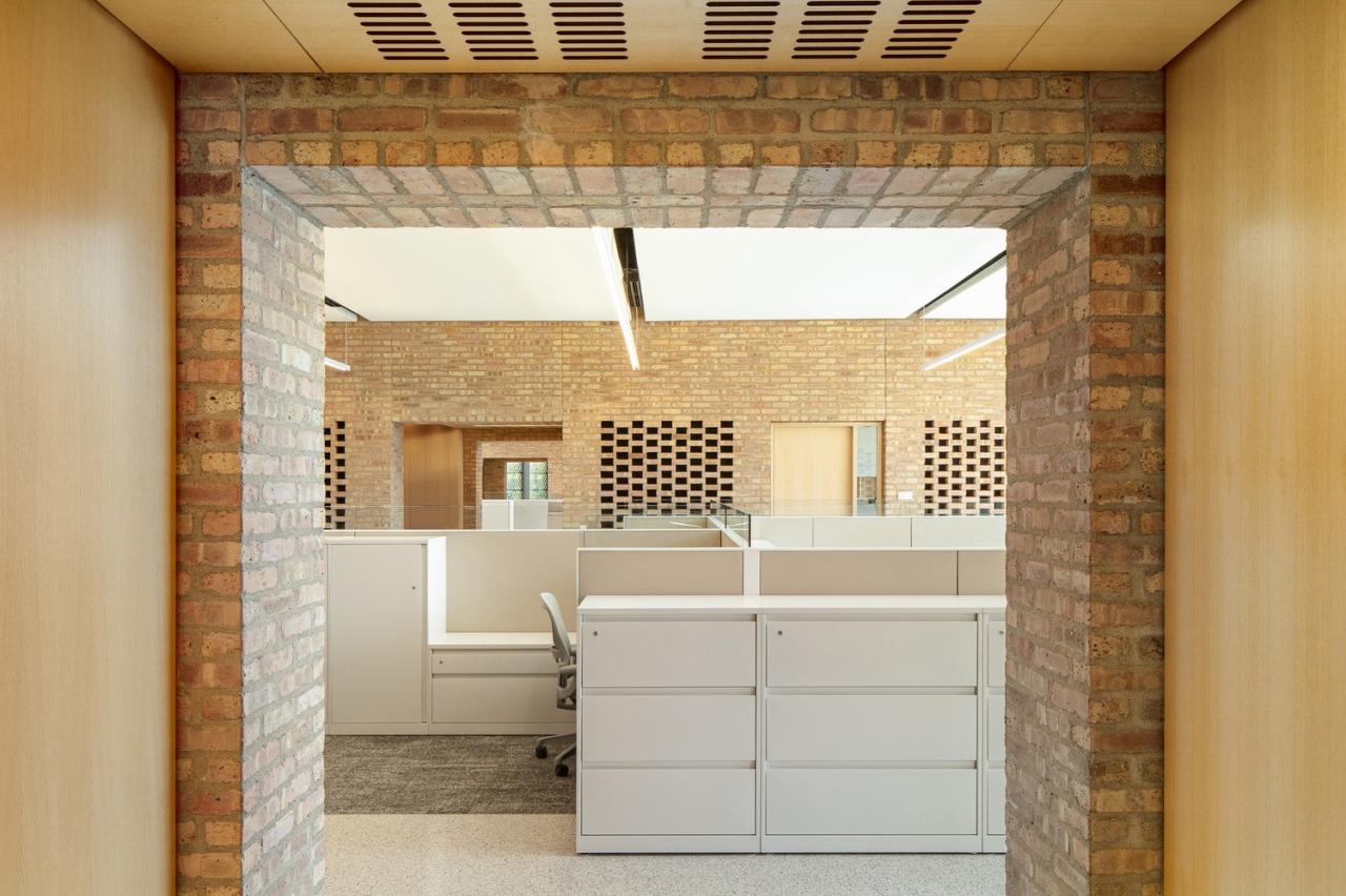 BIM建筑|芝加哥公园区总部和体育馆 / John Ronan Architects