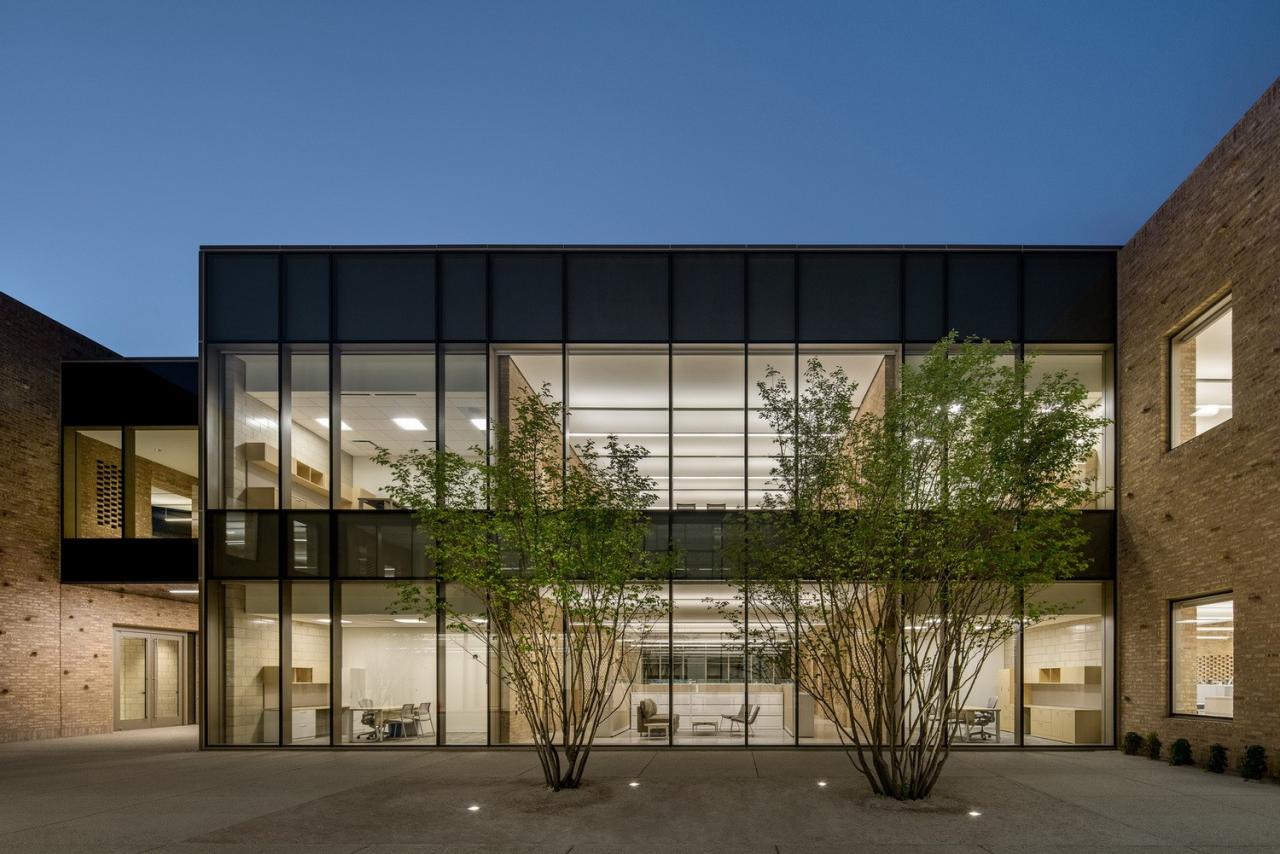 BIM建筑|芝加哥公园区总部和体育馆 / John Ronan Architects