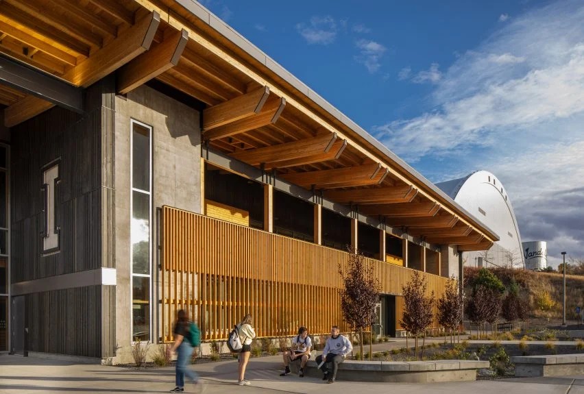 BIM建筑|奥普西建筑工作室为爱达荷州设计木材体育场