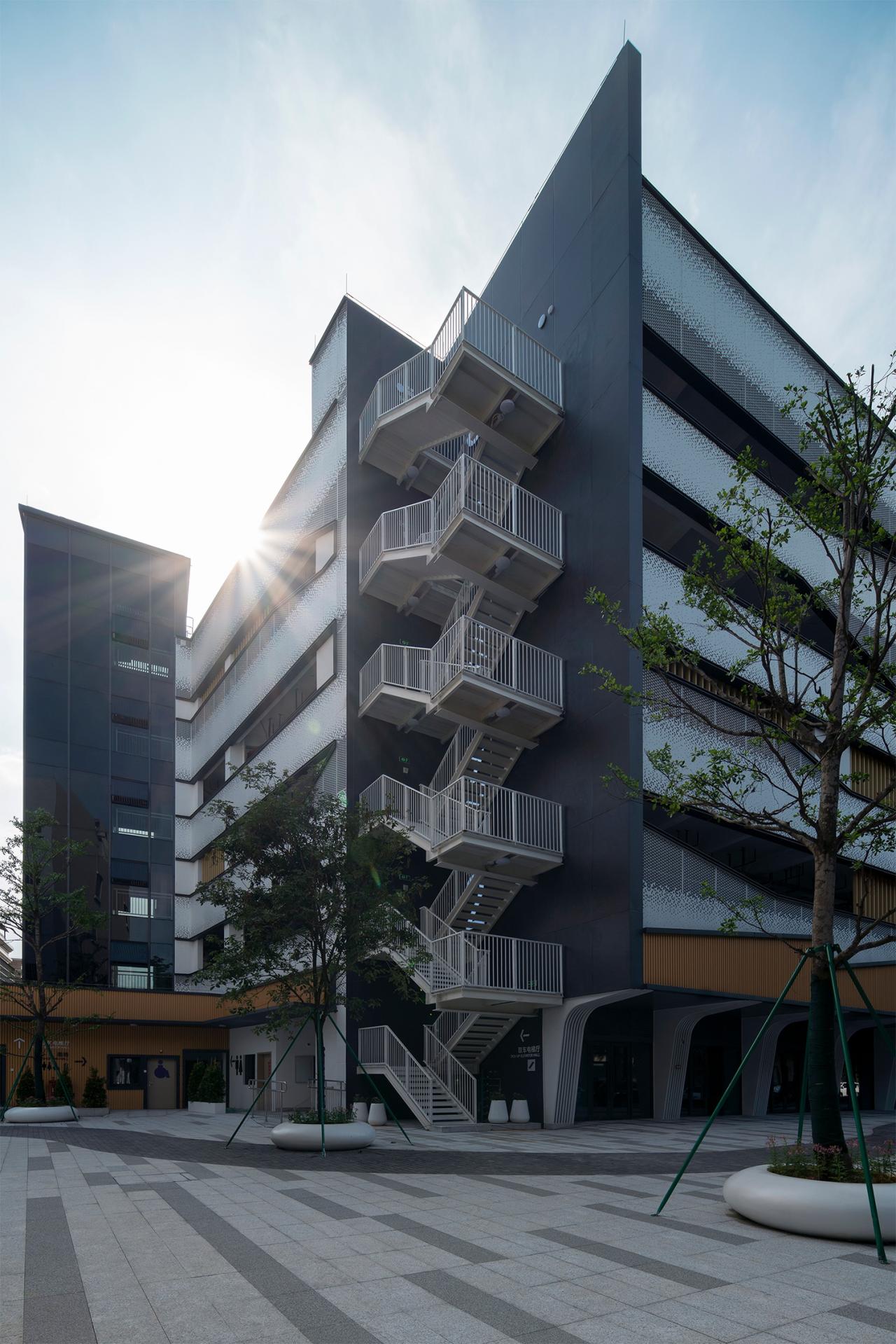 BIM建筑|洪梅镇中心区停车楼：小镇“边角地”的重生 / 森磊国际