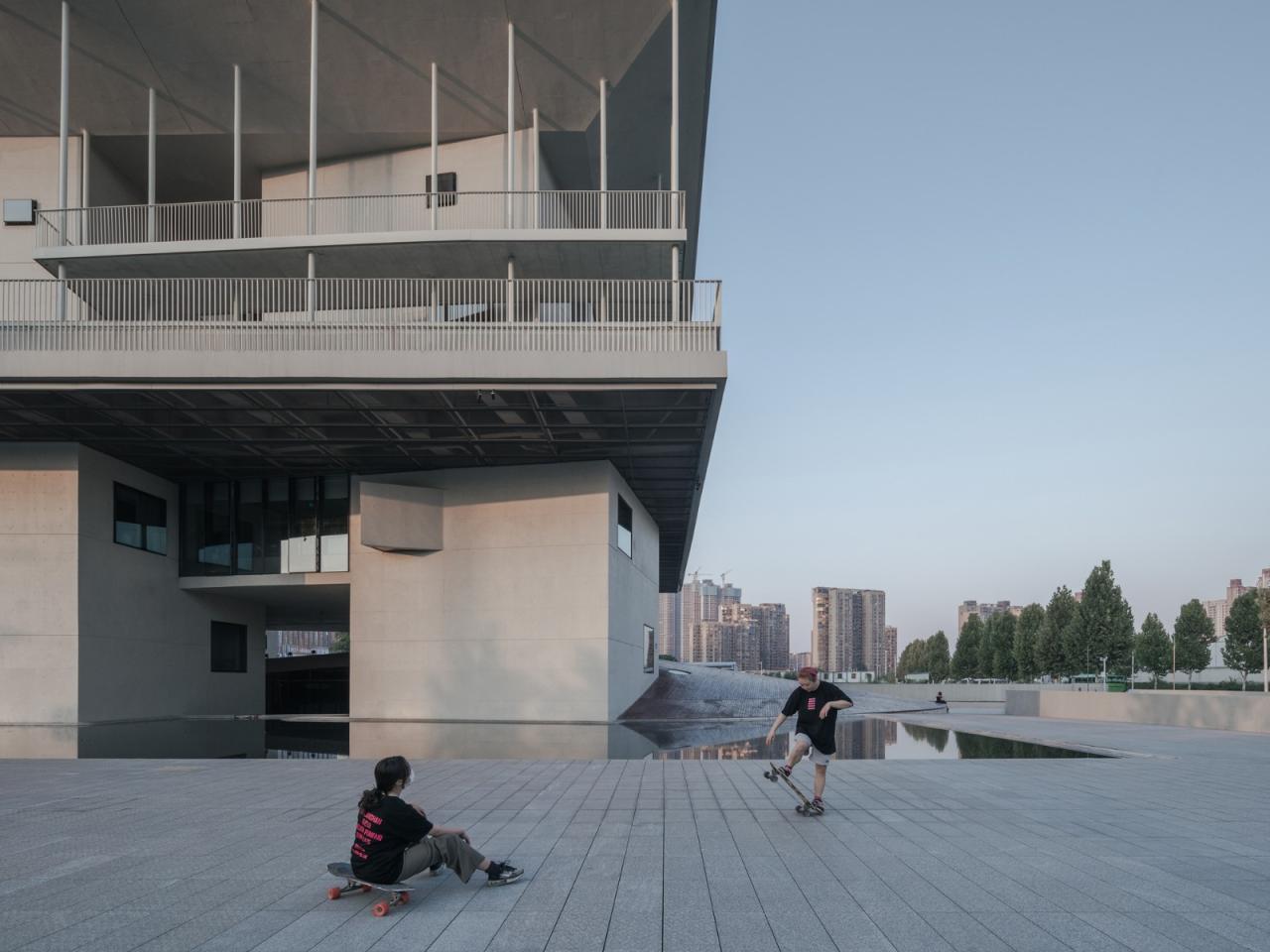 BIM建筑|湖南广电芒果马栏山广场 / 地方工作室