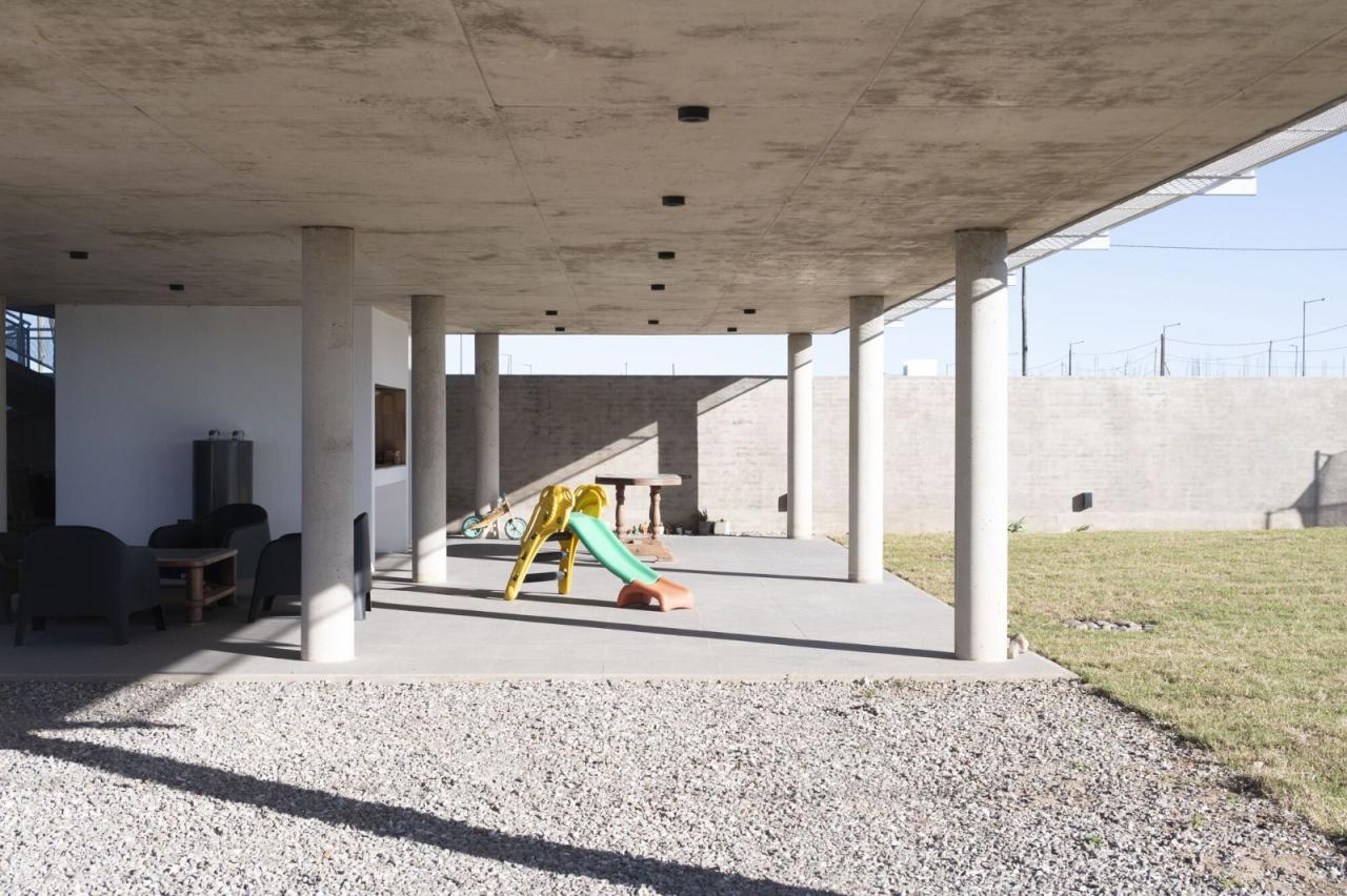 BIM建筑|柱间住宅 / Esteras Perrote