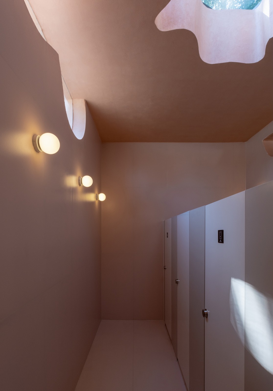 BIM建筑|绯影.驿站：石芽岭公园配套 / Studio 10