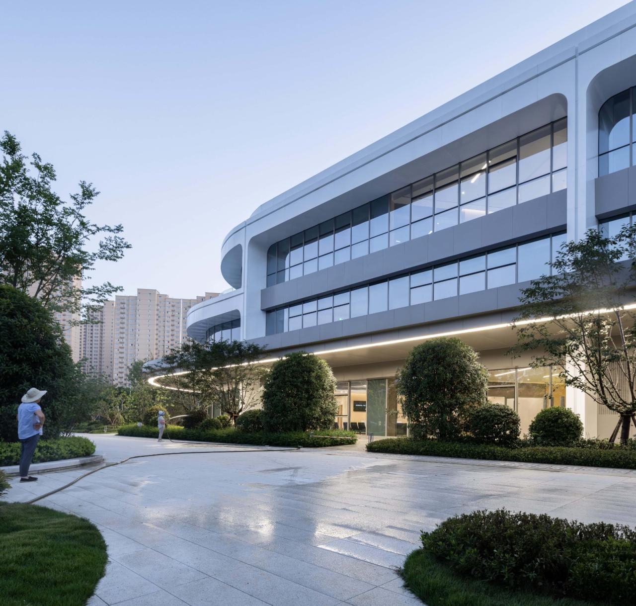 BIM建筑|去医院化：一座温暖的白色城堡-安康市高新医院 / UUA建筑师事务所