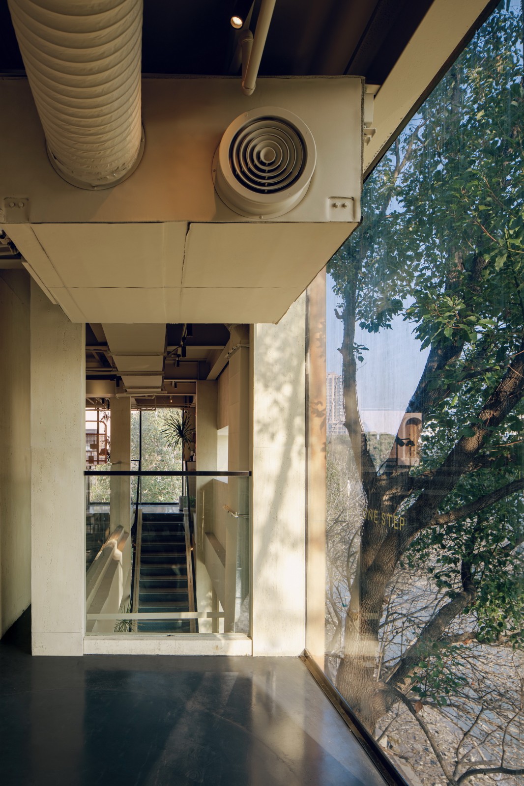 BIM建筑|53° ·EKA天物，上海 / 本哲建筑