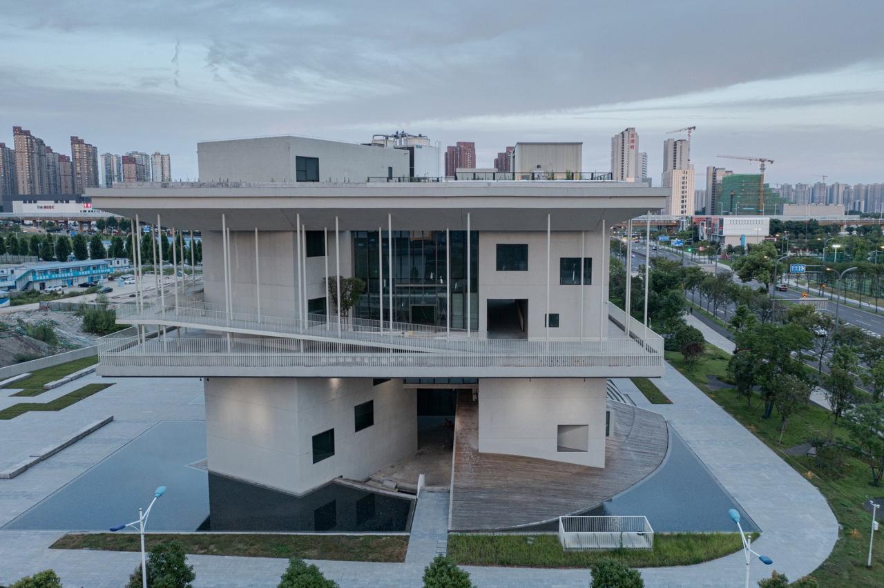 BIM建筑|湖南广电芒果马栏山广场 / 地方工作室